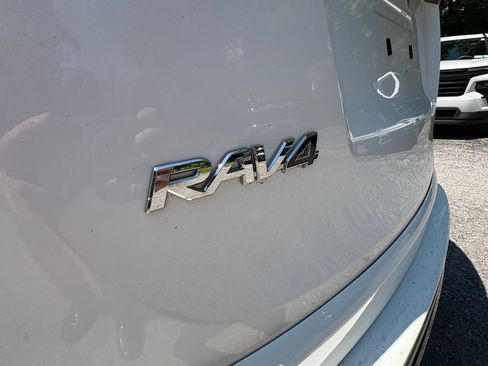 Used 2016 Toyota RAV4 SE AWD/4WD image 10