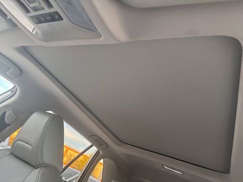 Used 2020 Toyota RAV4 Limited image 15