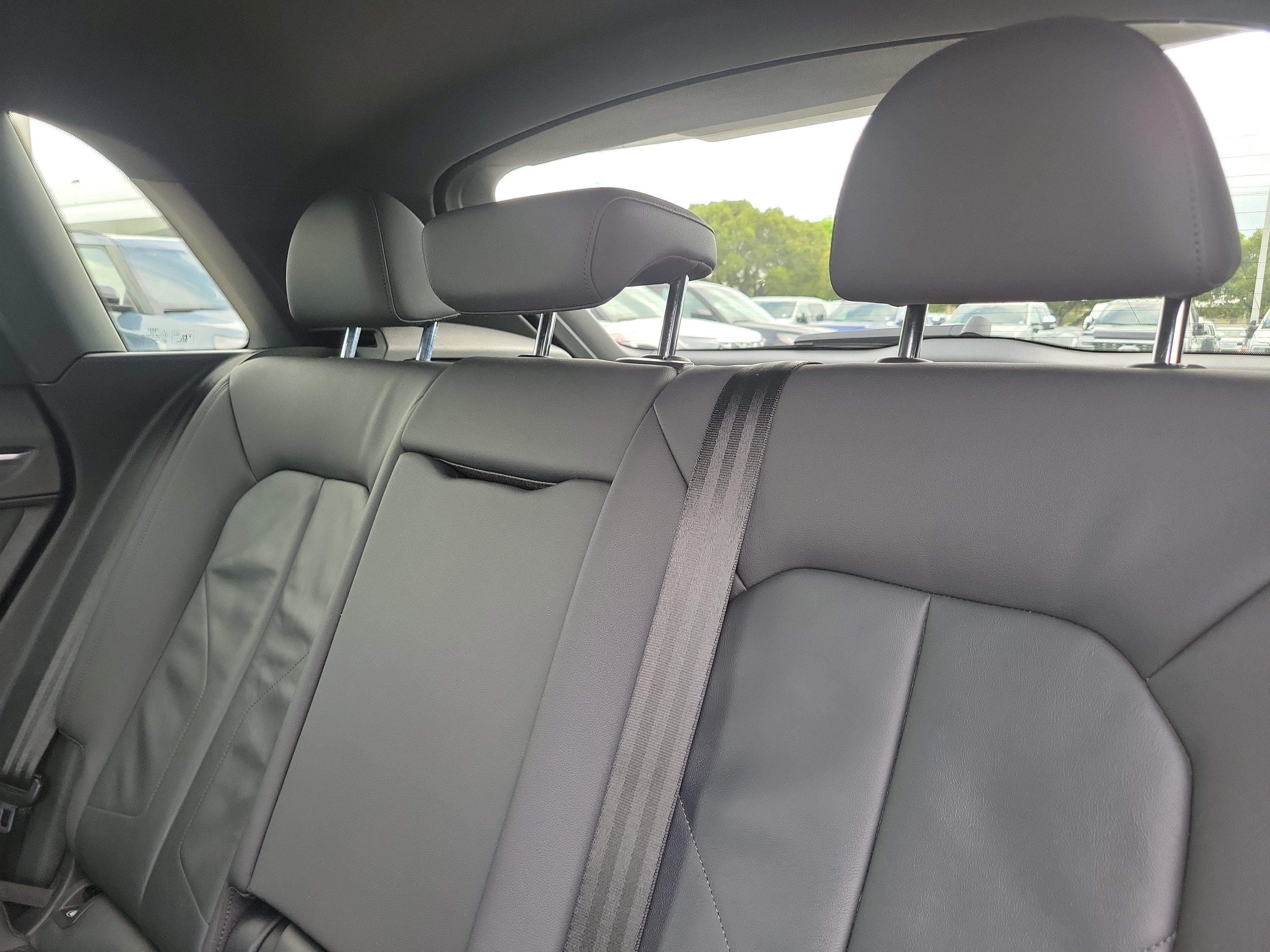 Used 2019 Audi Q3 2.0T Premium w/ Convenience Package AWD/4WD image 16