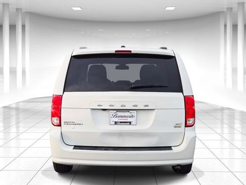 Used 2018 Dodge Grand Caravan SXT FWD image 4