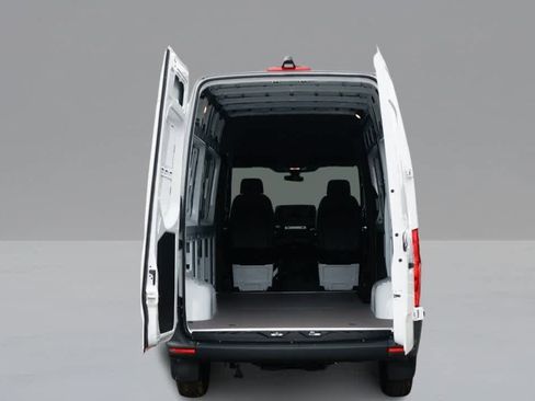 New 2025 Mercedes-Benz Sprinter 2500 image 10