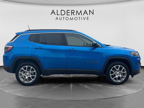 Used 2022 Jeep Compass Latitude AWD/4WD image 6