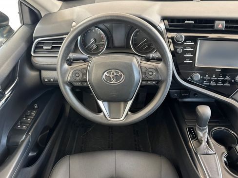 Used 2020 Toyota Camry LE FWD image 18