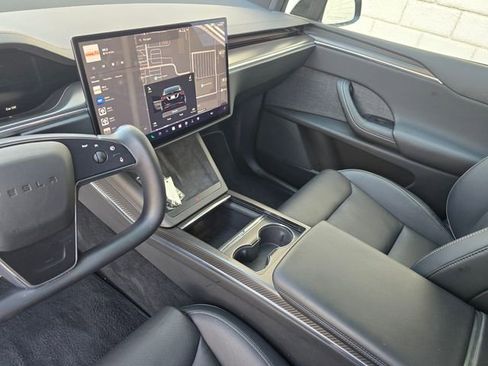 Used 2023 Tesla Model X Plaid image 29