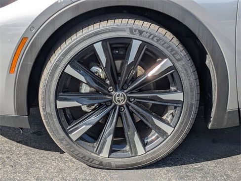 Used 2025 Toyota Crown Platinum image 24