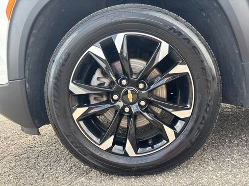 Used 2023 Chevrolet TrailBlazer LT w/ Convenience Package FWD image 32