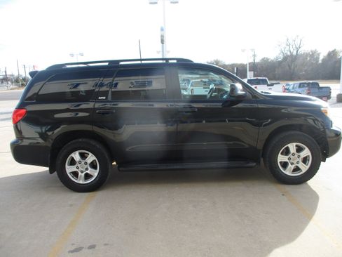Used 2013 Toyota Sequoia SR5 image 8