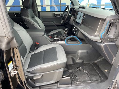 Used 2024 Ford Bronco Black Diamond image 12