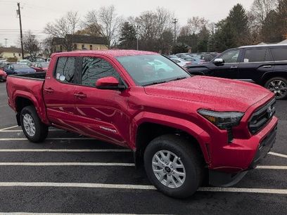 New 2025 Toyota Tacoma SR5