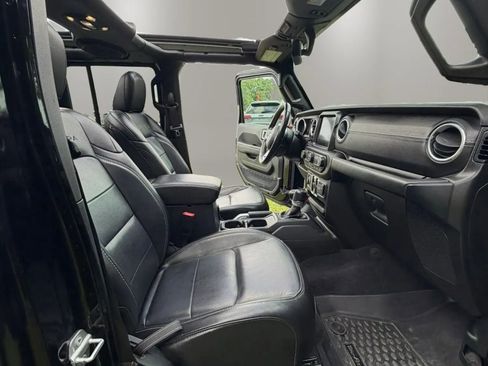 Used 2019 Jeep Wrangler Unlimited Sahara AWD/4WD image 10