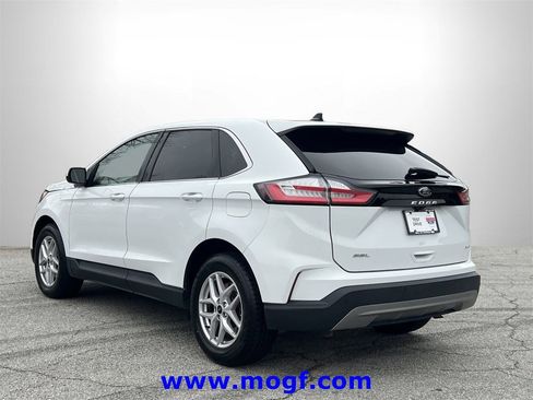 Used 2024 Ford Edge SEL image 2