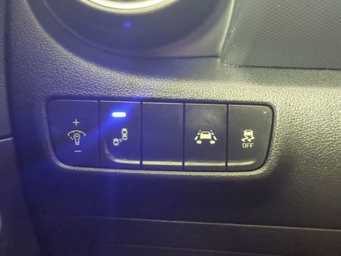 Used 2018 Hyundai Kona SEL w/ SEL Tech Package 02 FWD image 28