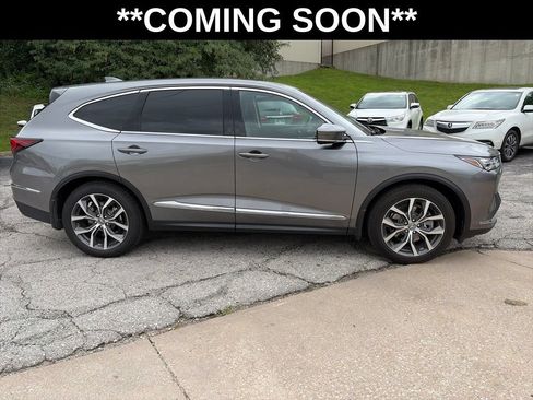 Used 2024 Acura MDX SH-AWD w/ Technology Package image 4