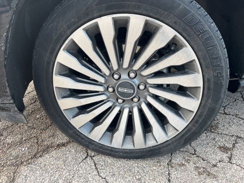 Used 2020 Lincoln Navigator L Reserve w/ Equipment Group 208A Reserve image 11