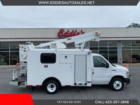 Used 2019 Ford E-350 and Econoline 350 Super Duty RWD image 1