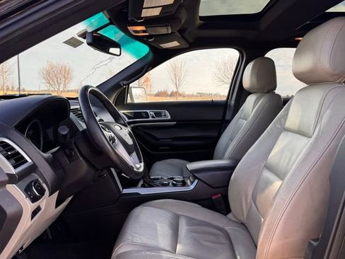 Used 2014 Ford Explorer XLT w/ Equipment Group 202A image 7