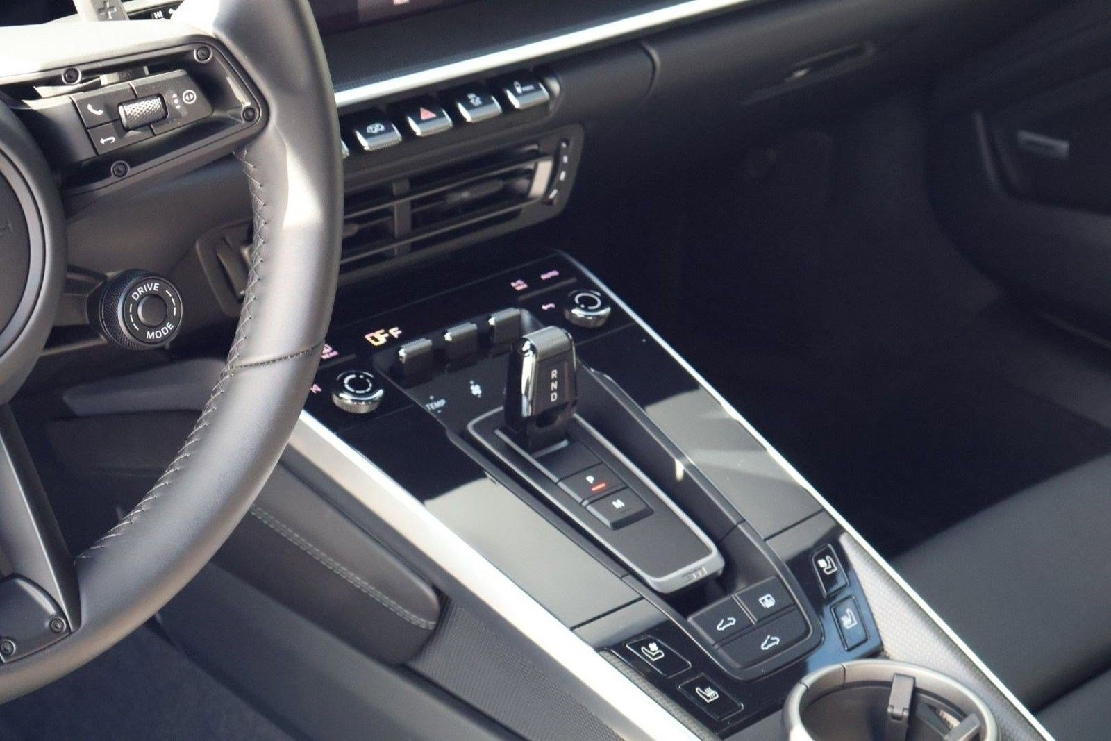 Certified 2022 Porsche 911 Turbo S AWD/4WD image 19