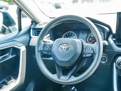 Used 2020 Toyota RAV4 XLE image 11
