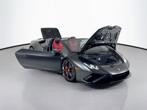 Used 2023 Lamborghini Huracan EVO image 38