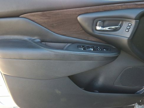 Used 2020 Nissan Murano Platinum w/ Cargo Package image 13