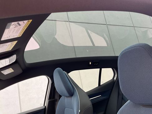 New 2026 Volvo EX30 Plus w/ Protection Package Premier image 22