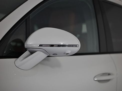 New 2026 Porsche Macan S image 12