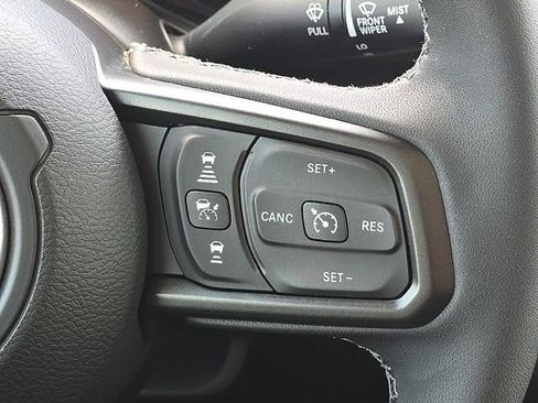 Used 2025 Jeep Gladiator Sport image 36