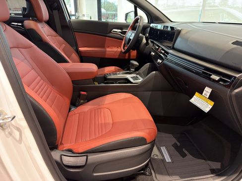 Certified 2026 Kia Sportage SX image 24