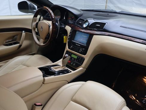 Used 2015 Maserati GranTurismo Convertible RWD image 11