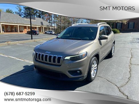 Used 2019 Jeep Cherokee Latitude w/ Popular Appearance Group image 1
