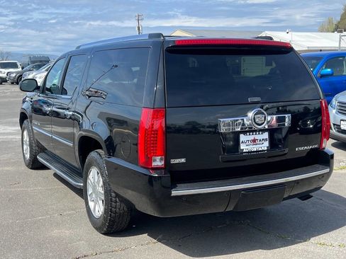 Used 2009 Cadillac Escalade ESV AWD image 3