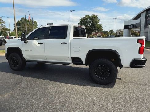 Used 2024 Chevrolet Silverado 2500 ZR2 w/ Technology Package image 6