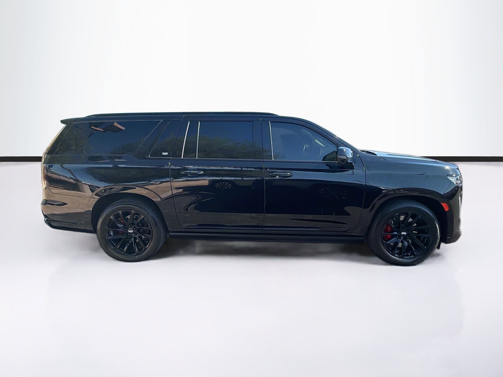 Certified 2023 Cadillac Escalade ESV Sport Platinum w/ LPO, ONYX Package AWD/4WD image 4