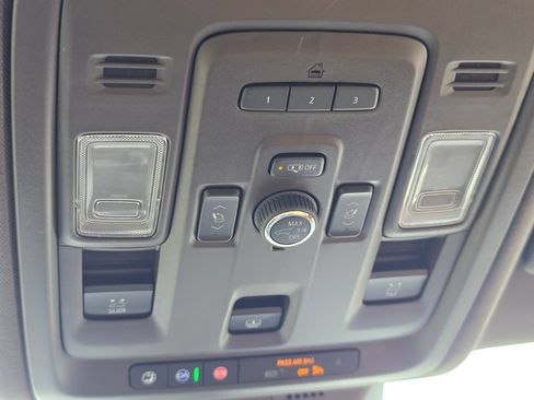Used 2024 Cadillac Escalade Sport AWD/4WD image 40