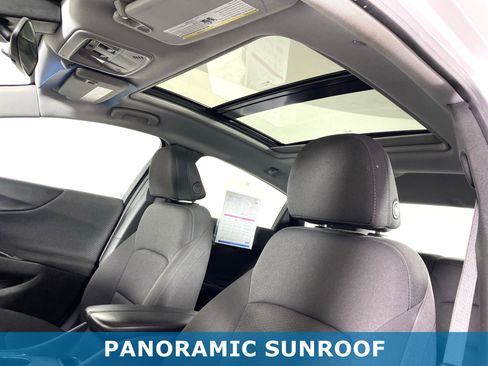 Used 2024 Chevrolet Malibu LT image 2