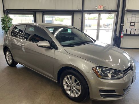 Used 2015 Volkswagen Golf S FWD image 15