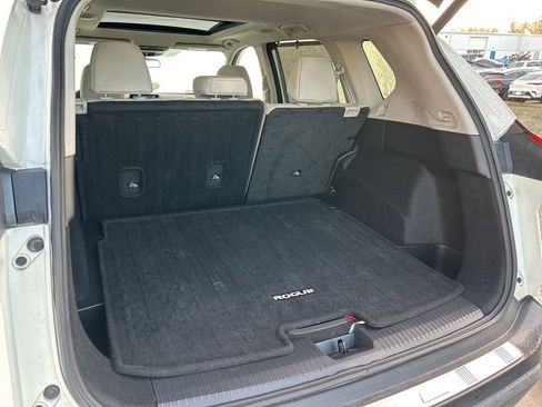 Used 2021 Nissan Rogue SV w/ Premium Package image 13