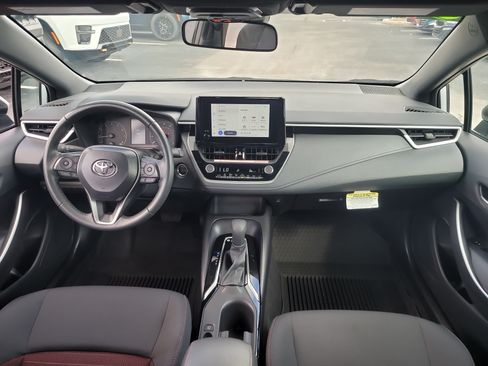 Used 2025 Toyota Corolla SE FWD image 14