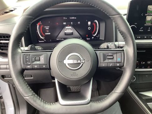 Used 2022 Nissan Rogue Platinum w/ Head-Up Display Package FWD image 11