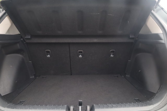 Used 2025 Hyundai Venue SEL FWD image 24
