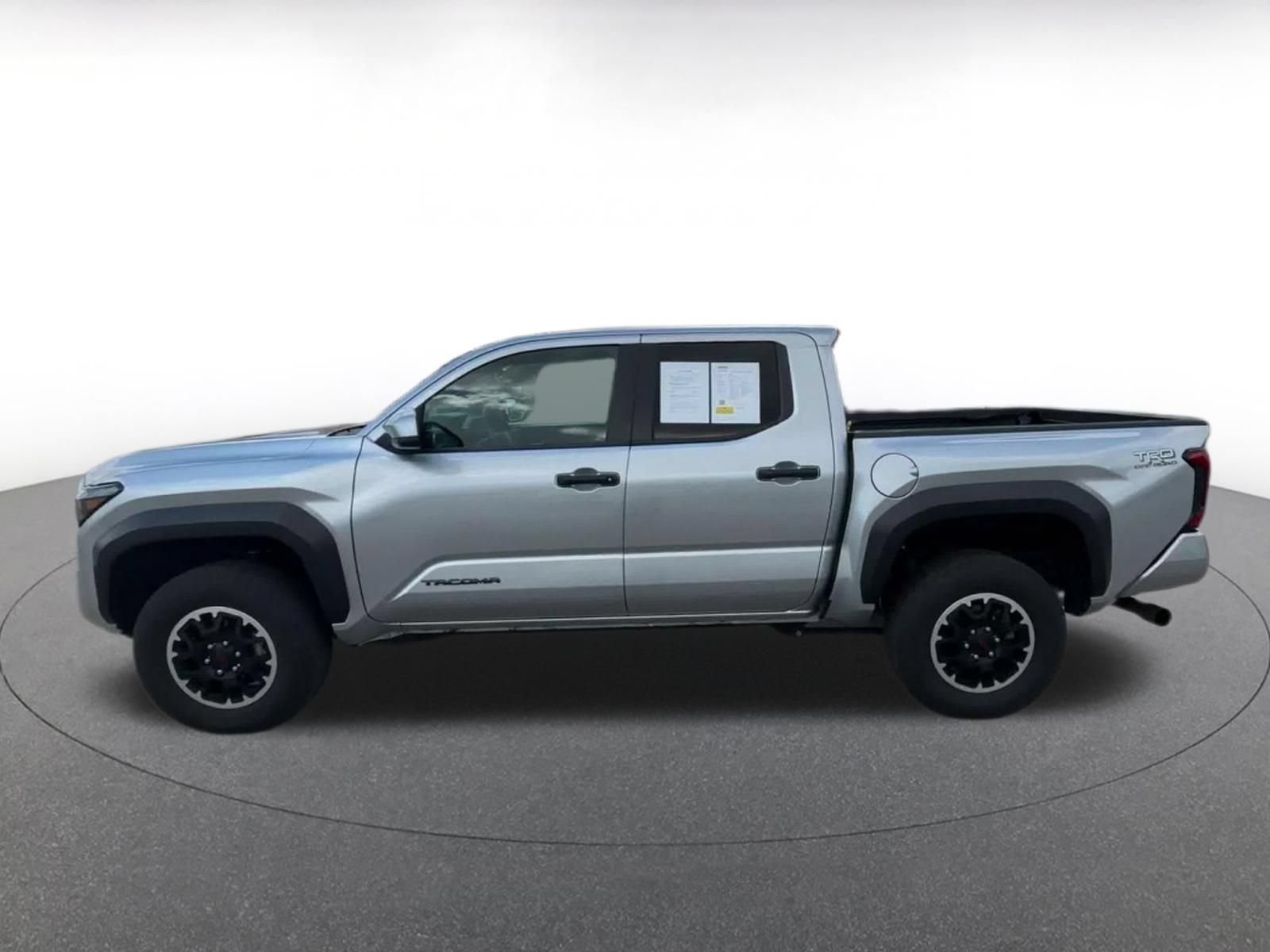 Used 2025 Toyota Tacoma TRD Off-Road AWD/4WD image 8