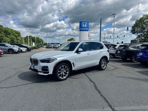 Used 2022 BMW X5 xDrive40i w/ Premium Package AWD/4WD image 1