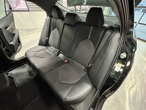 Used 2019 Toyota Camry XSE image 7