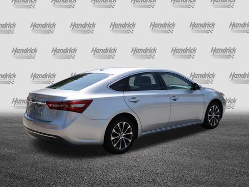 Used 2018 Toyota Avalon XLE Premium w/ All Weather Liner Package FWD image 9