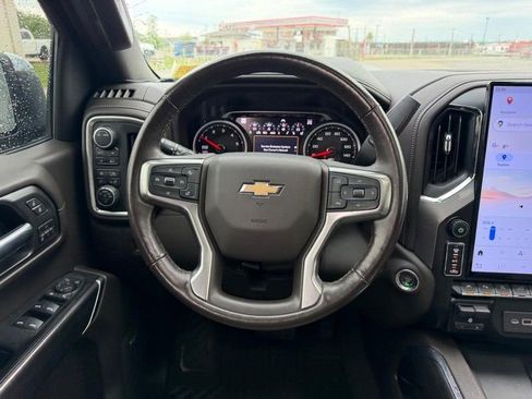 Used 2020 Chevrolet Silverado 1500 LTZ w/ LTZ Premium Package AWD/4WD image 10
