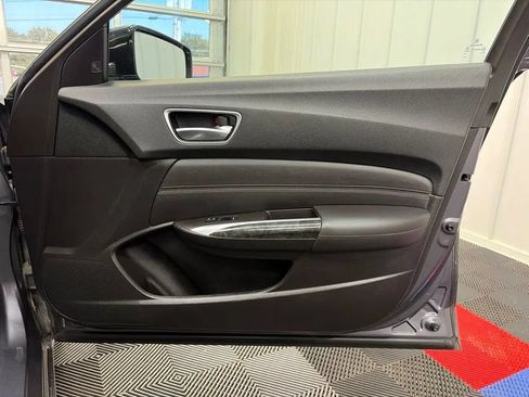 Used 2018 Acura TLX w/ Technology Package FWD image 19