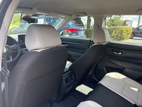 Used 2024 Honda CR-V LX image 12