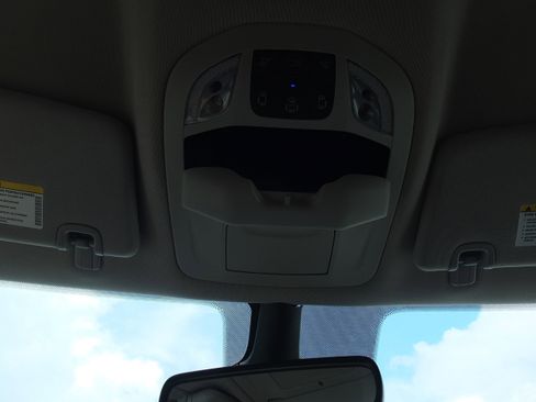 Used 2023 Chrysler Pacifica Touring-L FWD image 31