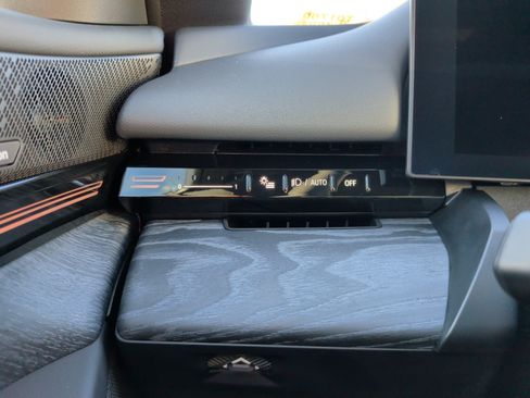 New 2026 BMW 530i w/ Premium Package RWD image 24