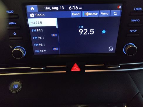 Used 2021 Hyundai Elantra SEL w/ Cargo Package FWD image 25